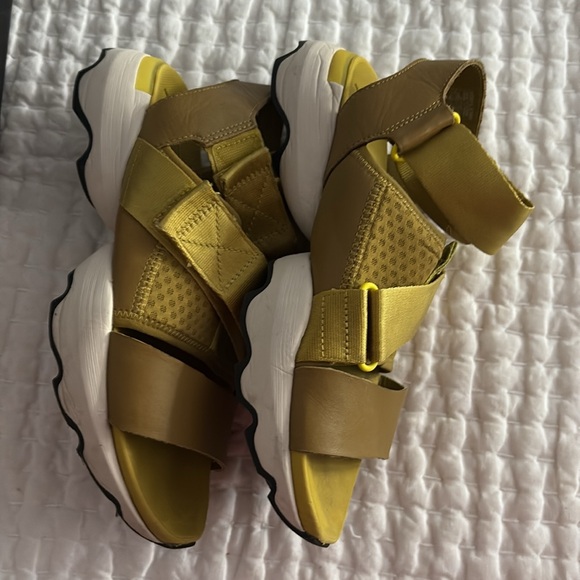 Sorel Dioxide Gold Kinetic Impact Sandals - Picture 8 of 8